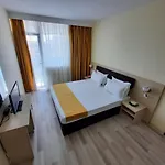 Apollo Hotel 3*