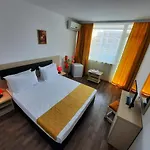 Hotel Apollo 3*
