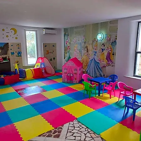Apollo Hotel 3*
