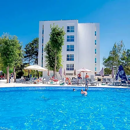 Apollo Hotel 3*