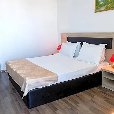 Hotel Apollo 3*